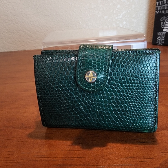 Adrienne Vittadini Credit Card Wallet - Picture 6 of 6